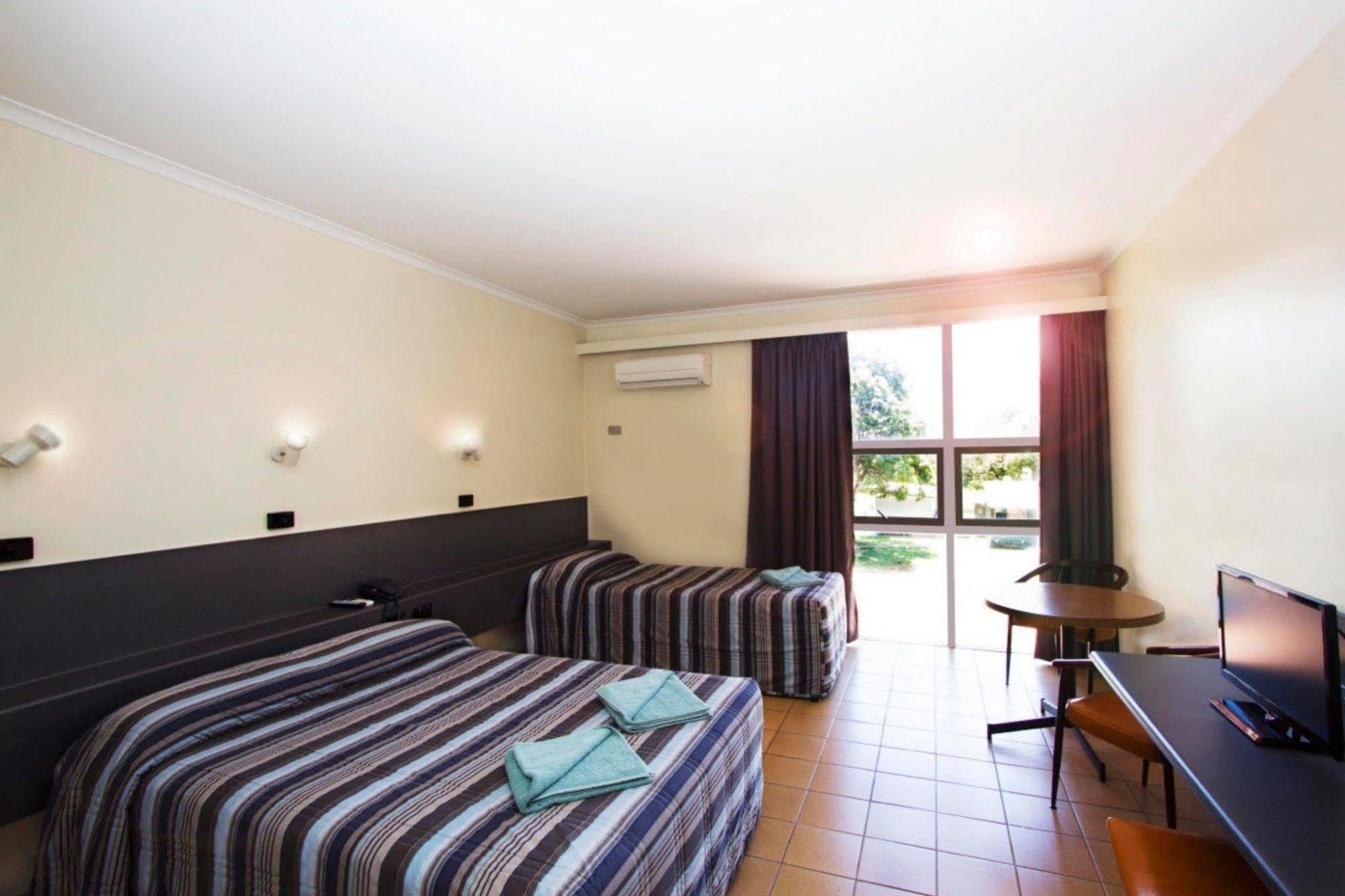 Albatross Bay Resort Weipa Extérieur photo
